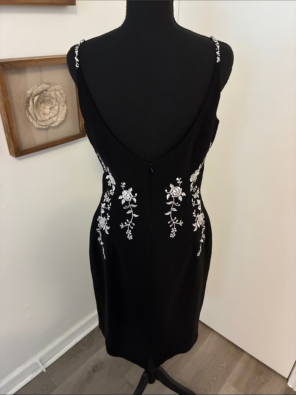 Vintage 90s Maggie London black and white embroidered dress, 10 - Picture 4 of 5
